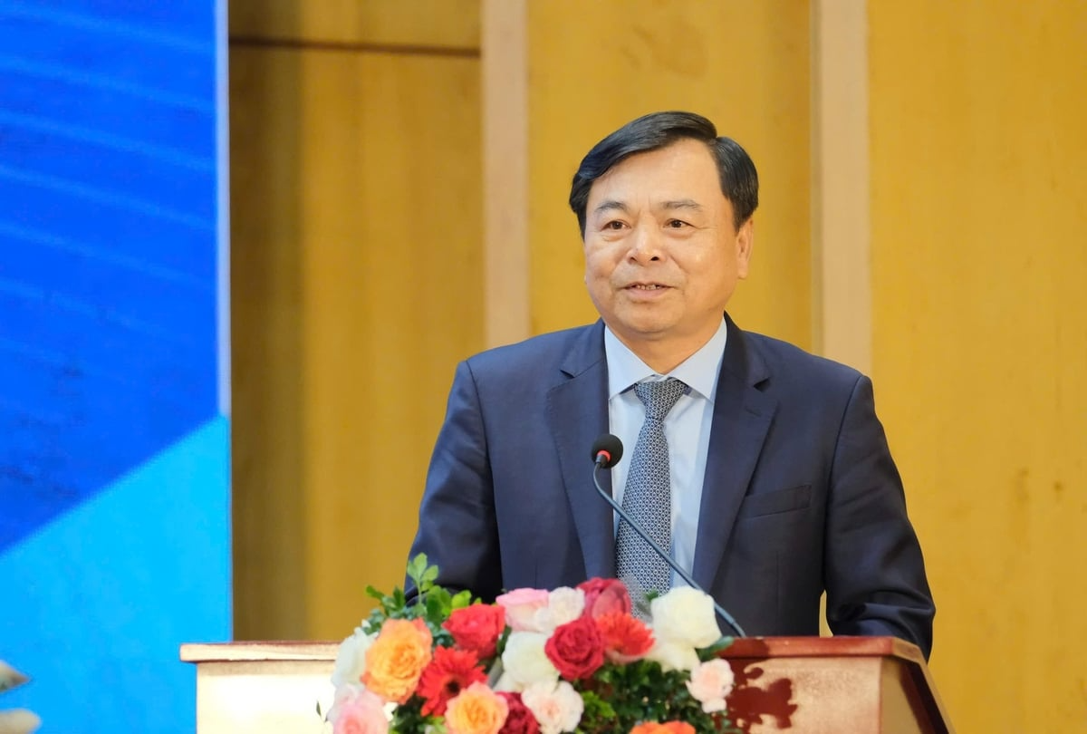 Thứ trưởng Nguyễn Hoàng Hiệp khẳng định, Lãnh đạo Bộ NN-MT luôn đồng hành, lắng nghe và tạo mọi cơ hội để thế hệ trẻ phát huy năng lực, lan tỏa tinh thần đổi mới vì mục tiêu xây dựng một Việt Nam xanh, hiện đại và bền vững. Ảnh: Quỳnh Chi.