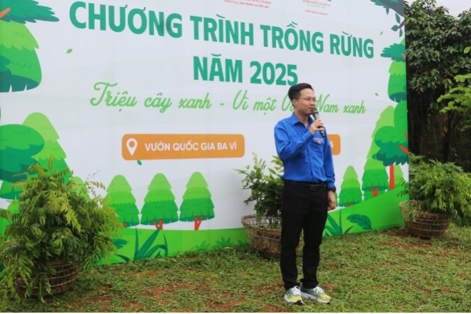 Đoàn Thanh niên Bộ Nông nghiệp và Môi trường trồng mới 5 ha rừng tại Ba Vì