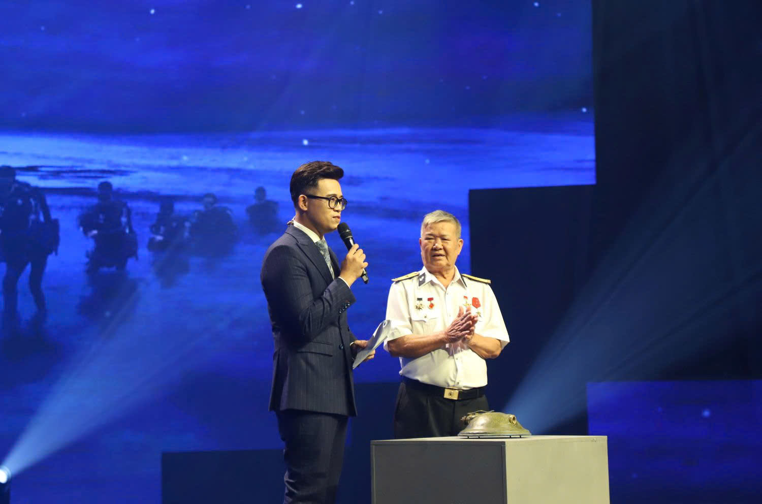 https://bienvietnam.vn/wp-content/uploads/2025/05/z6573668141271_9363d04ff612e8c07e158697bc6bb28e.jpg