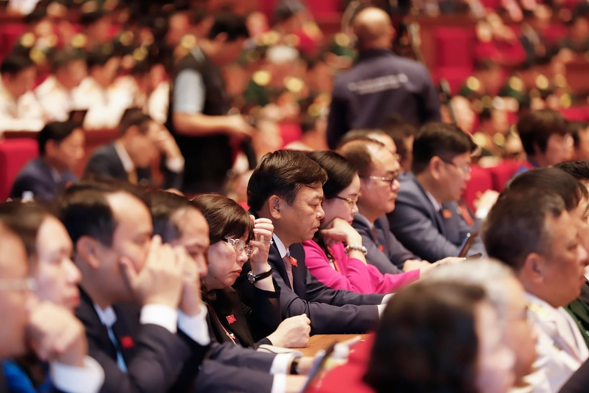 Phó Bí thư Thường trực Đảng ủy - Thứ trưởng Nguyễn Hoàng Hiệp; Ủy viên Ban Thường vụ Đảng ủy - Thứ trưởng Nguyễn Thị Phương Hoa tham dự Đại hội Đảng lần thứ XIV. Ảnh: Khương Trung.