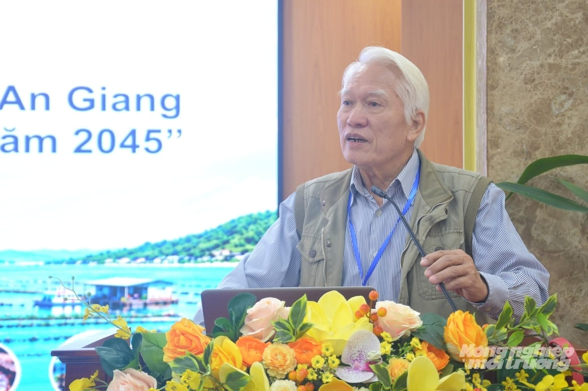 PGS.TS Nguyễn Chu Hồi chia sẻ tại sự kiện. Ảnh: Trung Chánh.