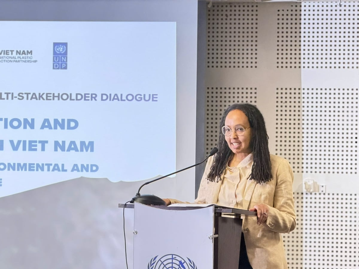 Bà Khadija Jarik, Bí thư thứ nhất Đại sứ quán Canada tại Việt Nam, đánh giá cao quan hệ hợp tác Canada - Việt Nam trong lĩnh vực khí hậu, môi trường và phát triển bền vững. Ảnh: Minh Hạnh.&nbsp;