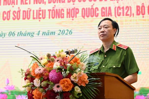 Thiếu tướng Nguyễn Ngọc Cương, Giám đốc Trung tâm Dữ liệu quốc gia phát biểu tại buổi lễ. Ảnh: Kiều Chi.