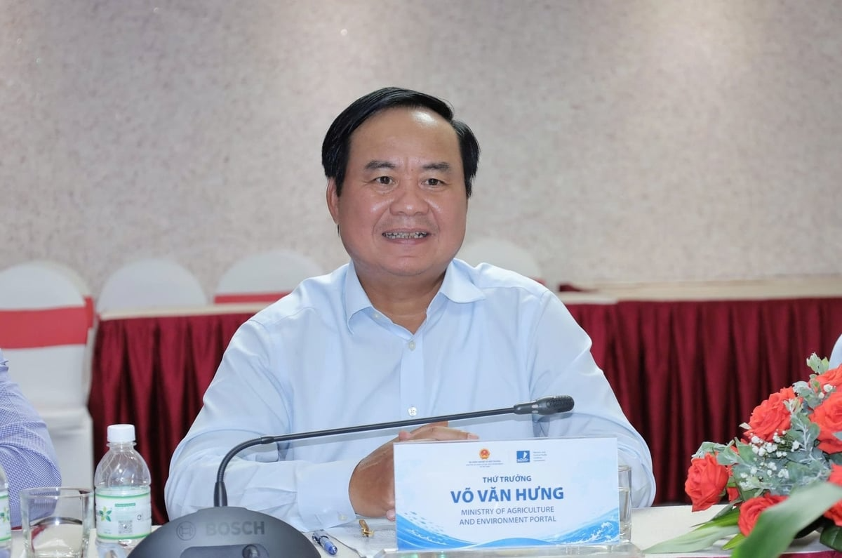 Thứ trưởng Võ Văn Hưng cho rằng: Việt Nam lựa chọn xây dựng một nền thủy sản phát triển minh bạch, hiện đại, có trách nhiệm và có khả năng cạnh tranh trong dài hạn. Ảnh: Phương Chi.