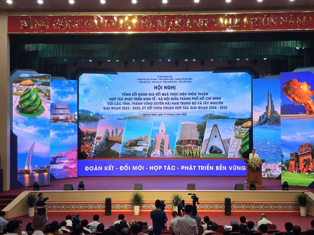 Nỗ lực kiến tạo không gian kinh tế biển liên vùng