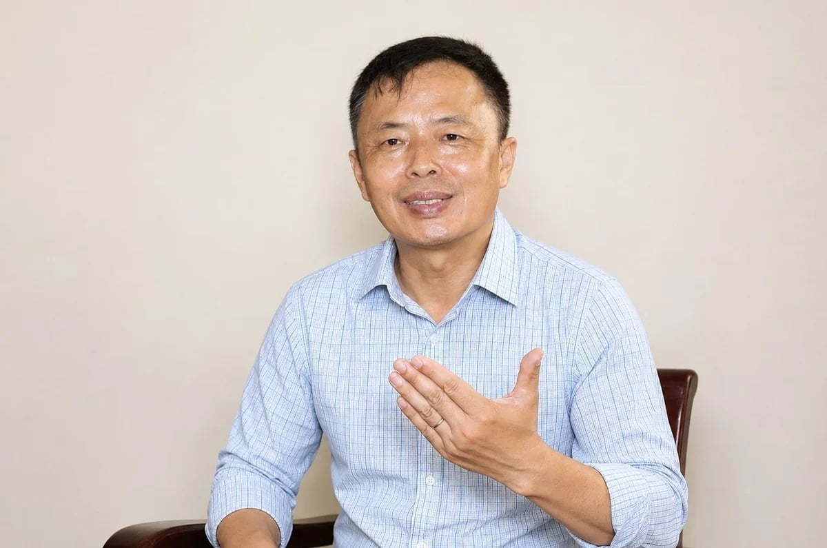 TS. Dư Văn Toán cho rằng, giá trị của điện gió ngoài khơi vượt xa câu chuyện sản xuất điện mà kéo theo sự phát triển của hàng chục ngành công nghiệp phụ trợ như cơ khí chế tạo, đóng tàu, cảng biển, logistics, khảo sát biển... Ảnh: Yên Thi.